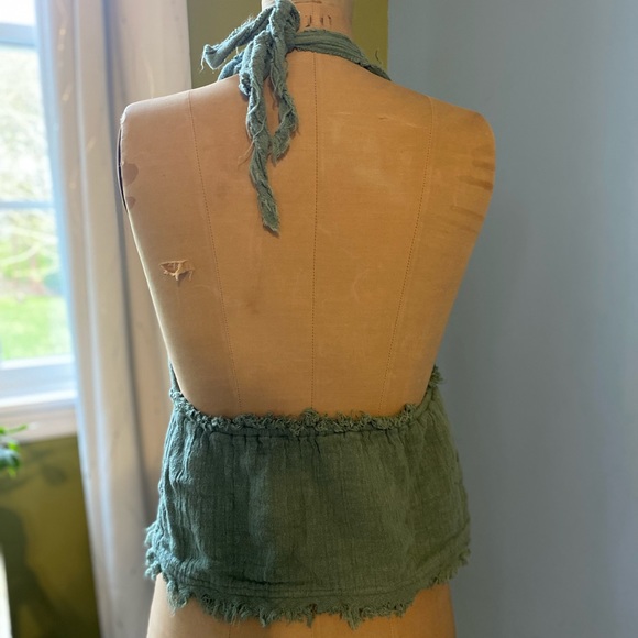 Tie front halter top - Picture 3 of 4